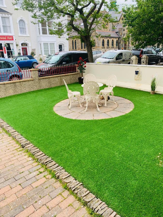 The Snug Garden Apartment Llandudno Exterior photo